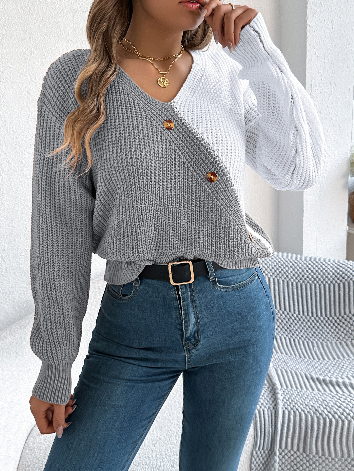 V-neck button contrasting lantern sleeve sweater